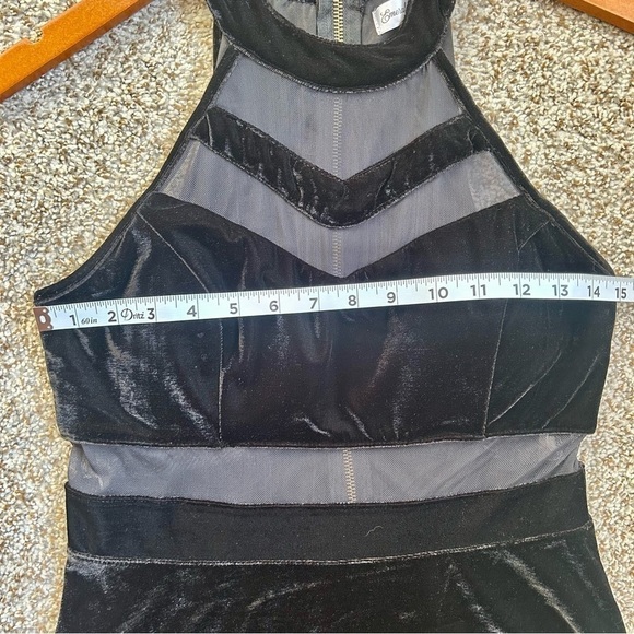 Emerald Sundae Black Velvet Cutout Halter Mini Dress NWOT Large Holiday - Picture 8 of 8